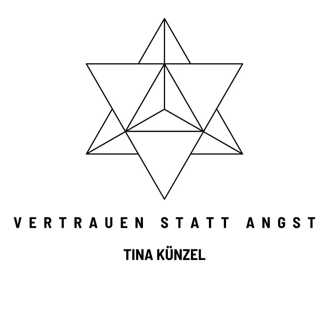 Grafisches Sternsymbol mit dem Text Vertrauen statt Angst und dem Namen Tina Künzel